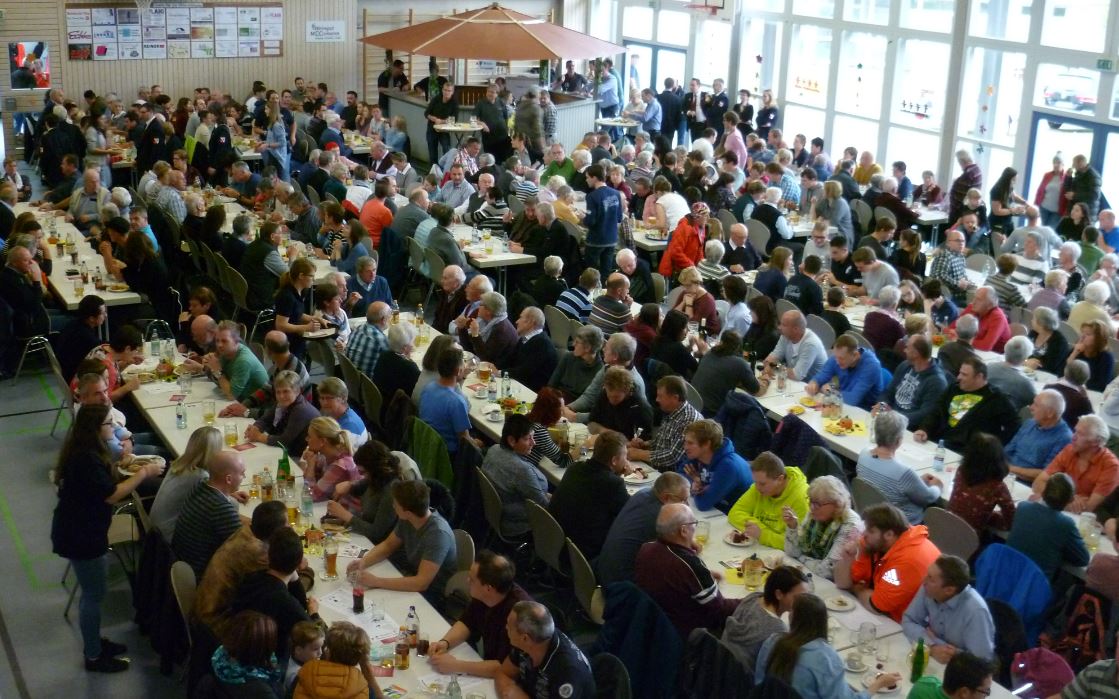 Die Mühlbachhalle war beim Herbstfest des Musikverein Mariazell sehr gut besucht.