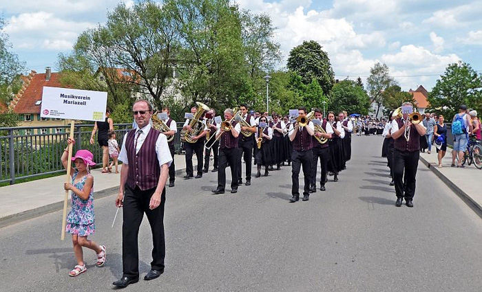 Der Musikverein Mariazell beim Festumzug des Verbandmusikfestes in Pfohren